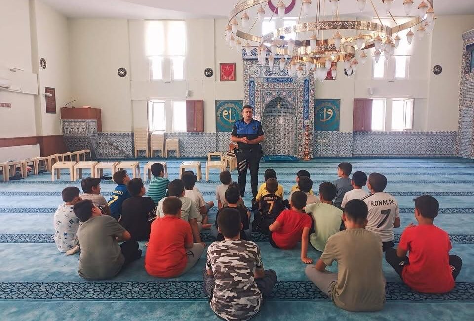 Erzincan İl Emniyet Müdürlüğü Toplum Destekli Polislik Şube Müdürlüğü ekipleri,