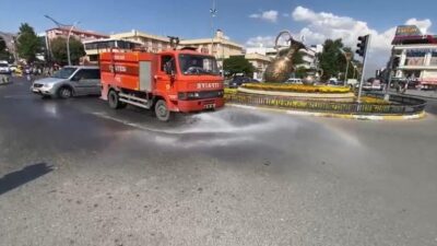 Erzincan şehir merkezinde temizlik ve hijyenin sağlanması amacıyla Erzincan Belediyesi