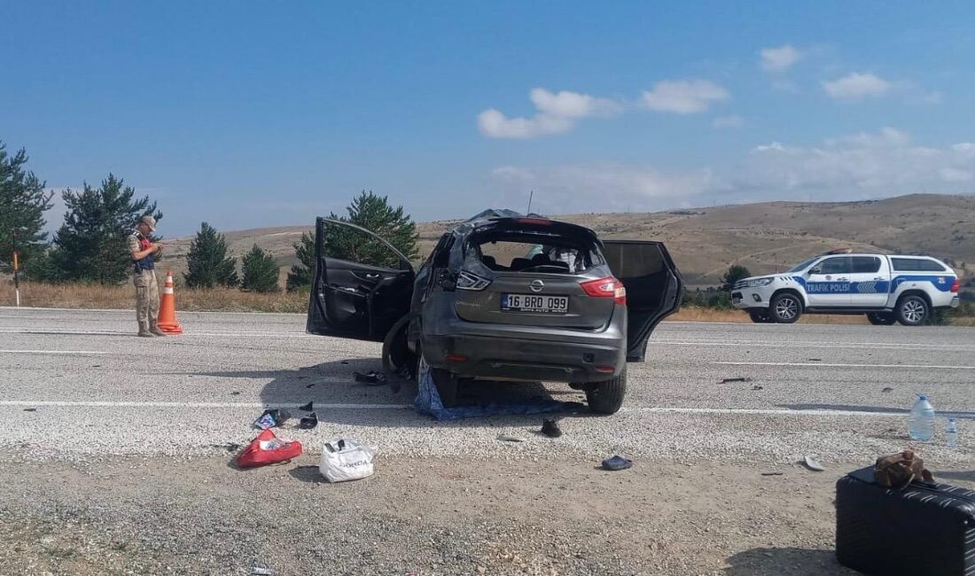 Erzincan’ın Refahiye ilçesinde meydana gelen trafik kazasında 9 yaşındaki bir