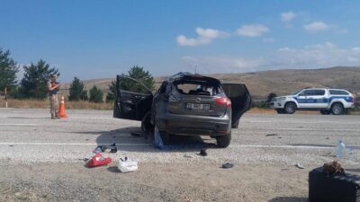 Erzincan’ın Refahiye ilçesinde meydana gelen trafik kazasında 9 yaşındaki bir