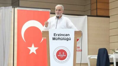 Erzincan’da Mevlid-i Nebi Haftası dolayısıyla düzenlenen programda Peygamber Efendimiz rahmetle