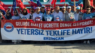 Erzincan Dörtyol Meydanı, Memur-Sen’in düzenlediği toplu sözleşme eylemine sahne oldu.
