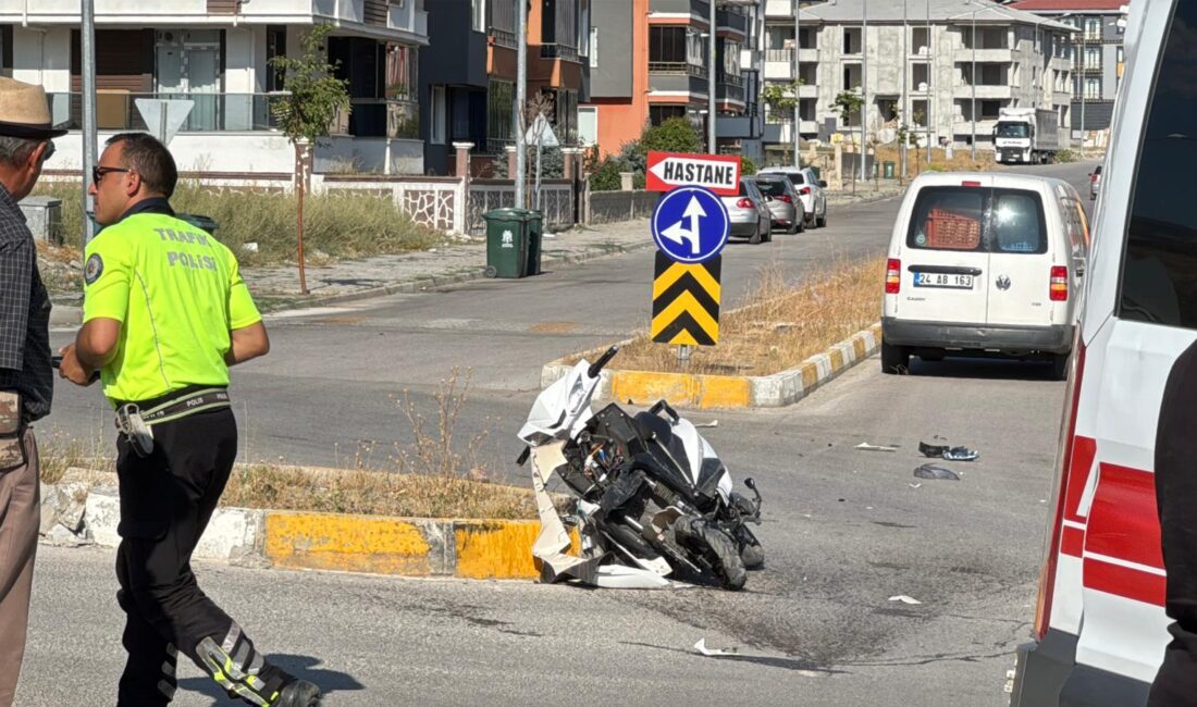 Erzincan’ın Yunus Emre Mahallesi’nde meydana gelen trafik kazasında, elektrikli bisiklet