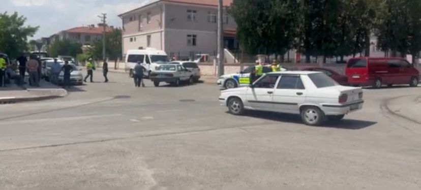 Erzincan’ın merkezinde bulunan İnönü Mahallesi’nde öğle saatlerinde meydana gelen trafik
