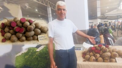 Erzincan’da ata tohumlarıyla yetiştirilen kırmızı pancar, köylüye ekonomik kazanç ve