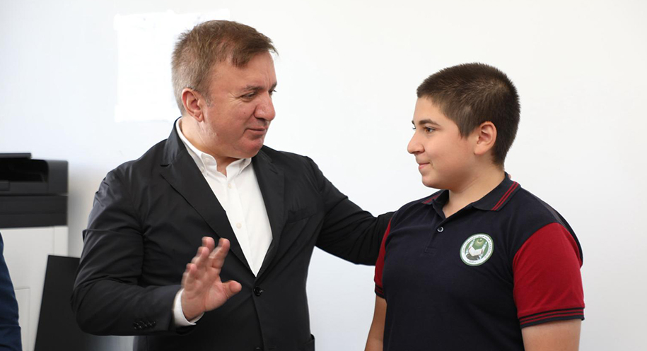 Hafızlığını Tamamlayan Bilal’e Vali Sözünü Tuttu Haber: Muhammed Enes Sevilir Erzincan Valisi Hamza Aydoğdu, İl Milli