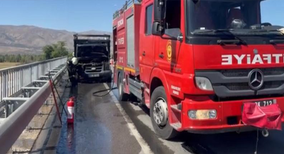 Haber: Muhammed Enes Sevilir Erzincan-Sivas karayolu yeni çevreyolunun 3. kilometresinde