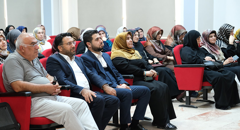 Kur’an Kursu Hocalarına Mesleki Donanım Semineri Verildi Haber: Muhammed Enes Sevilir Erzincan’da Kur’an kursu öğreticilerine yönelik olarak