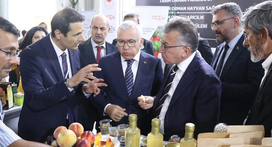 Haber: Muhammed Enes Sevilir Erzincan’ın tarımsal ürünleri, Sivas’ta düzenlenen Agro