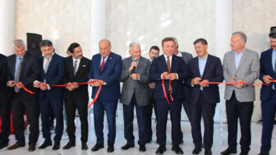 Erzincan’ın Refahiye ilçesi, modern bir düğün salonu ve öğretmenevine kavuştu.