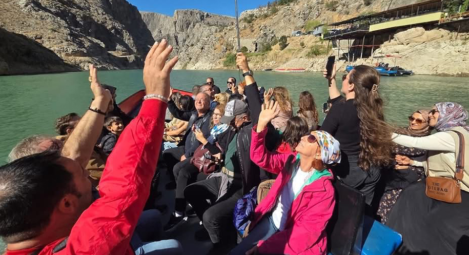 Kemaliye, Ulusal Turizm Kongresi’nin Misafirlerini Ağırladı Haber: Muhammed Enes Sevilir Erzincan’da düzenlenen 25. Ulusal Turizm Kongresi