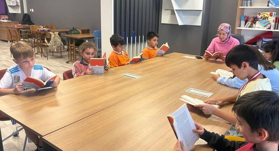 Kitap Okuma Halkalarıyla Çocuklarda Okuma Kültürü Güçleniyor Haber: Muhammed Enes Sevilir Erzincan On Üç Şubat Gençlik Merkezi’nde,