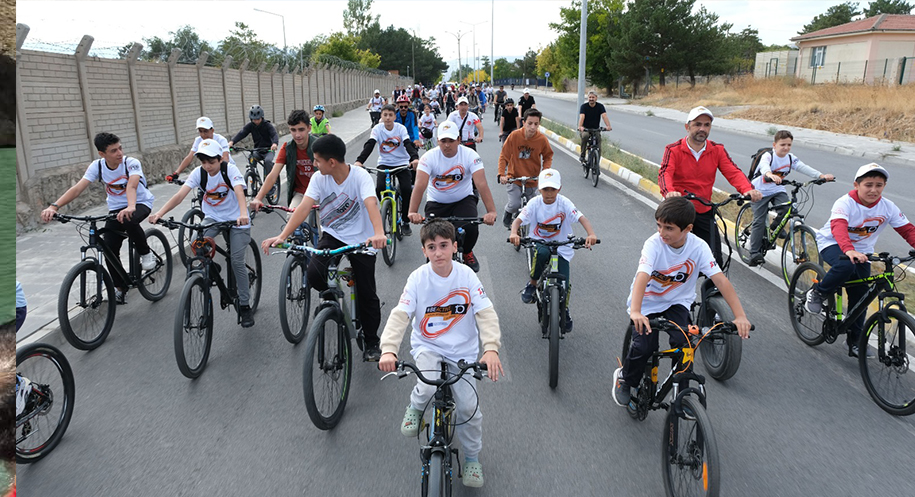 Dörtyol’dan Esentepe’ye Uzanan Pedal Şöleni Haber: Muhammed Enes Sevilir Avrupa Spor Haftası etkinlikleri kapsamında Erzincan’da