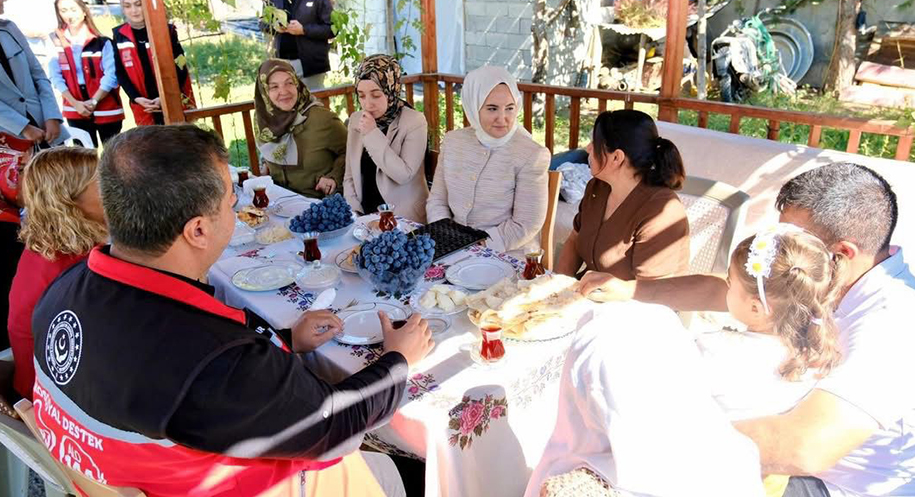 Haber: Muhammed Enes Sevilir Erzincan’da koruyucu ailelerin desteklenmesi ve bu