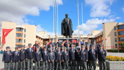 Erzincan’da 19 Eylül Gaziler Günü, düzenlenen resmi törenle kutlandı. Törende