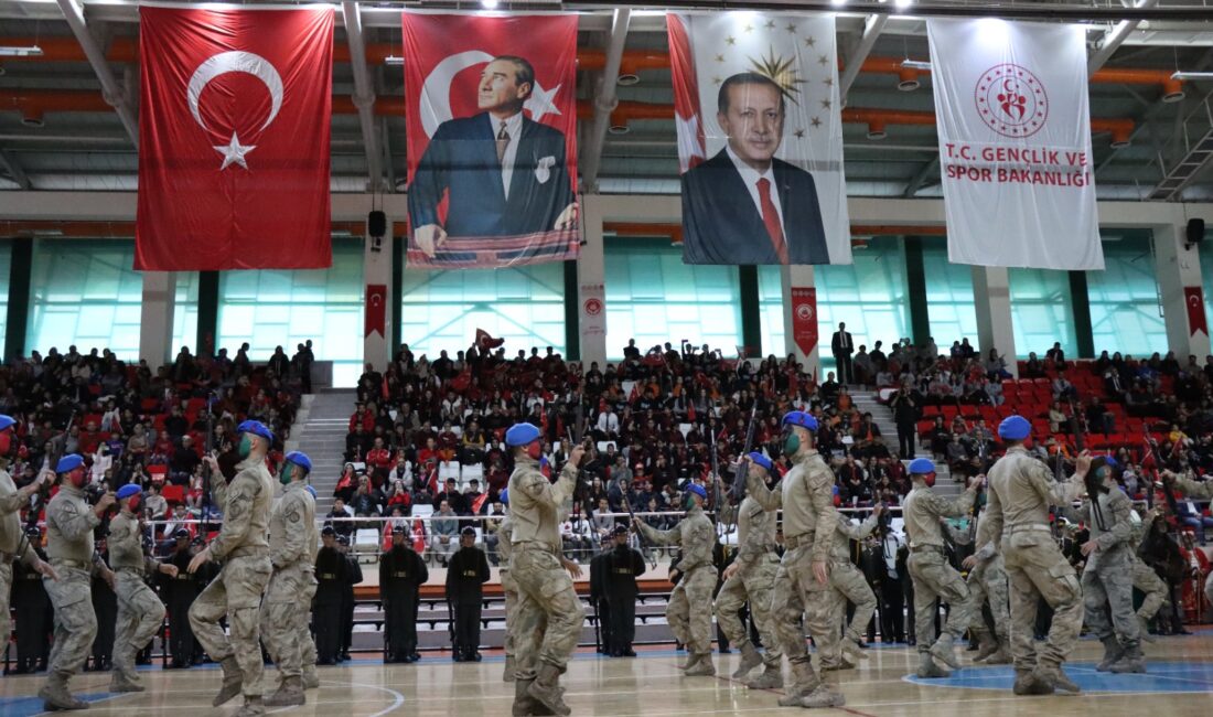 29 Ekim Cumhuriyet Bayramı Coşkuyla Kutlandı Erzincan’da Cumhuriyet’in ilanının 102. yılı dolayısıyla düzenlenen 29 Ekim Cumhuriyet