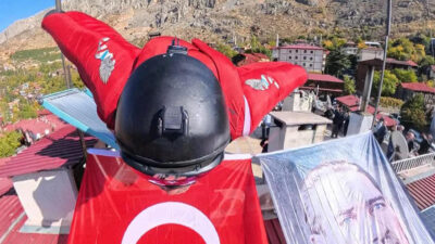 Kemaliye Semalarında Türk Bayrağı Dalgalandı Haber: Muhammed Enes Sevilir Erzincan’ın tarihi ve kültürel değeriyle ön