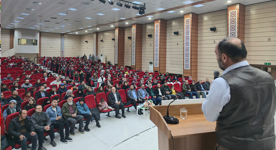 “Cennetin Anahtarı: Namaz” Konferansı Büyük İlgi Gördü Haber: Muhammed Enes Sevilir Erzincan’da Diyanet Akademi programları çerçevesinde düzenlenen