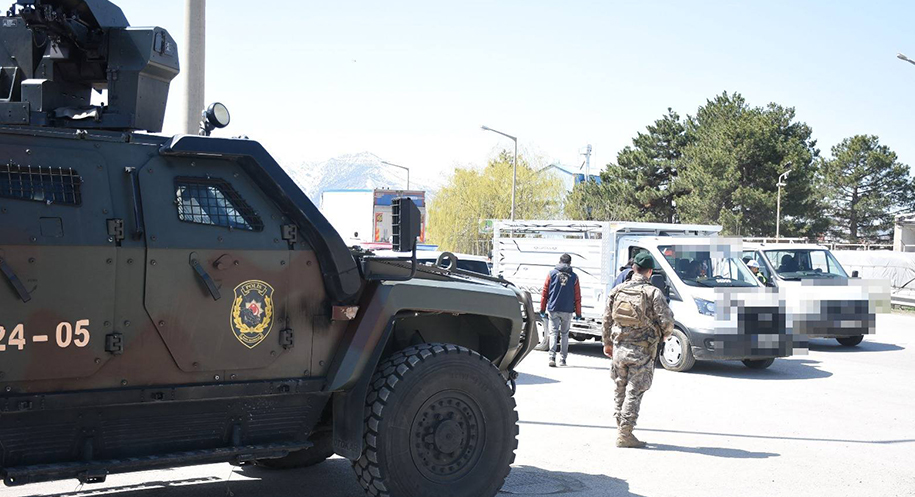 Erzincan’da Kesinleşmiş Hapis Cezası Bulunan 26 Aranan Şahıs Yakalandı Erzincan’da İl Emniyet Müdürlüğü ekiplerinin aranan şahıslara yönelik yürüttüğü operasyonlarda