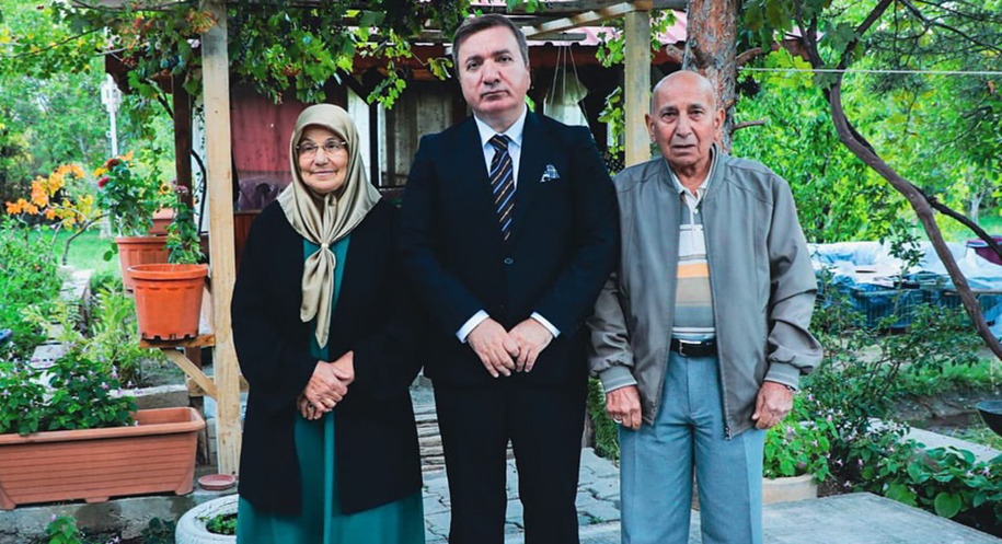 Kapılar Büyükler İçin Çalındı Haber: Muhammed Enes Sevilir 1 Ekim Dünya Yaşlılar Günü dolayısıyla