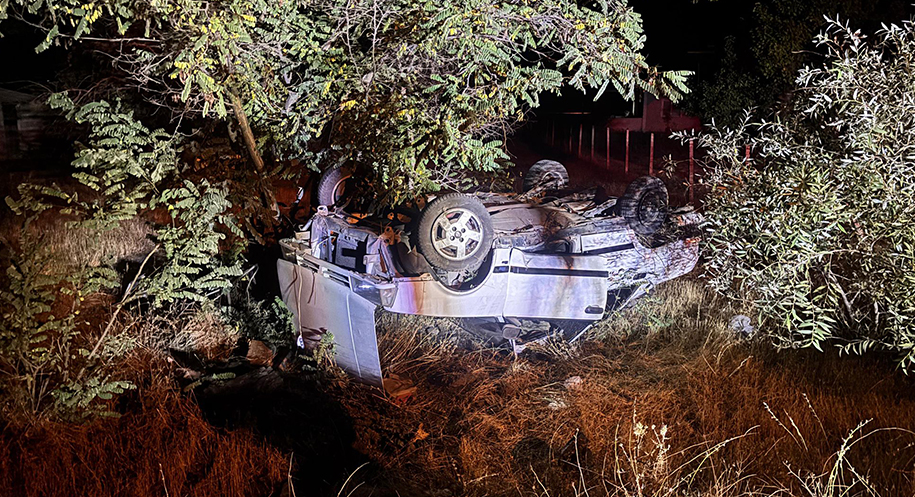 Polisten Kaçan Araç Takla Attı: 2 Yaralı Haber: Muhammed Enes Sevilir Erzincan-Kemah karayolunda polis ekiplerinin dur ihtarına