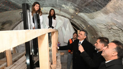 Erzurum’un tarihi simgelerinden biri olan Fetih Camii’nde restorasyon çalışmaları tüm