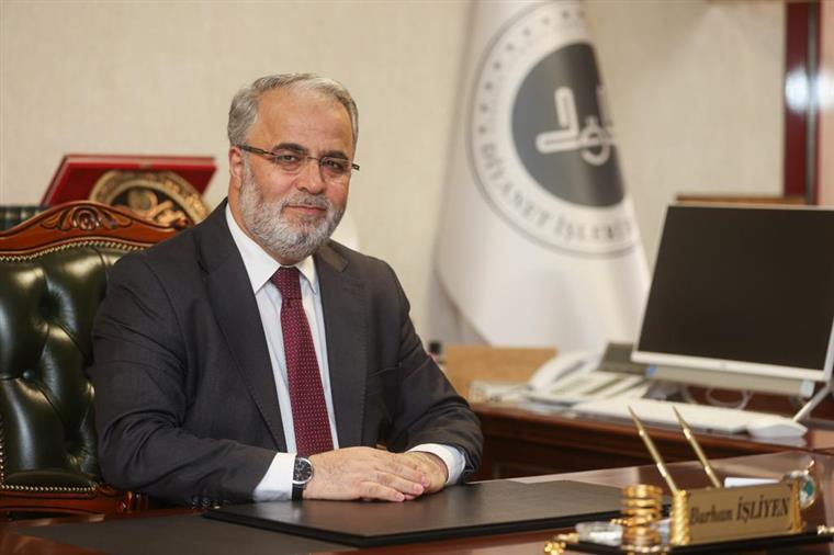 Diyanet İşleri Başkanlığında üst düzey görevlerde önemli değişikliklere gidildi. Cumhurbaşkanı