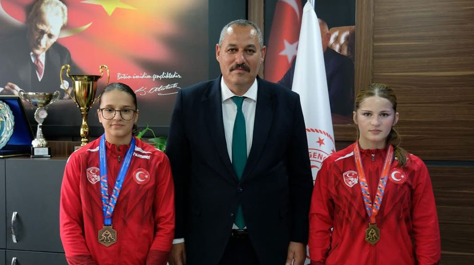 Erzincan’ın Genç Sporcuları Balkan’da Madalya ile Döndü Haber: Muhammed Enes SEVİLİR Erzincan’da sporda genç yeteneklerin başarıları dikkat