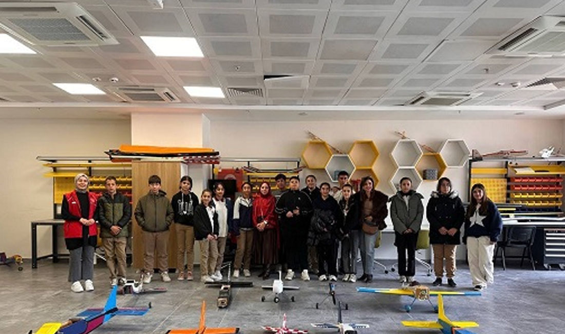 Erzincan Gençlik Merkezi, Öğrencilere Sosyal ve Kültürel Kapılar Açtı “Okullar Merkezimde” projesi kapsamında Şehit Jandarma Komando Er Göksel Özdemir