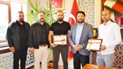 Erzincan’da yaz Kur’an kurslarına katılan çocuklara, hayırsever esnaflar Eşref Aktan,