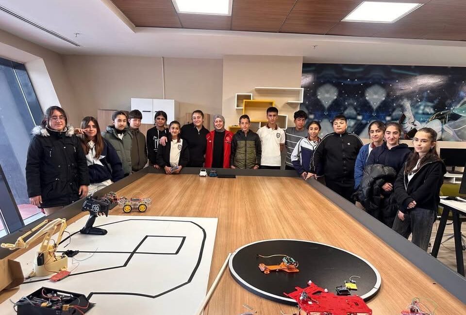 Haber: Muhammed Enes Sevilir Erzincan On Üç Şubat Gençlik Merkezi,