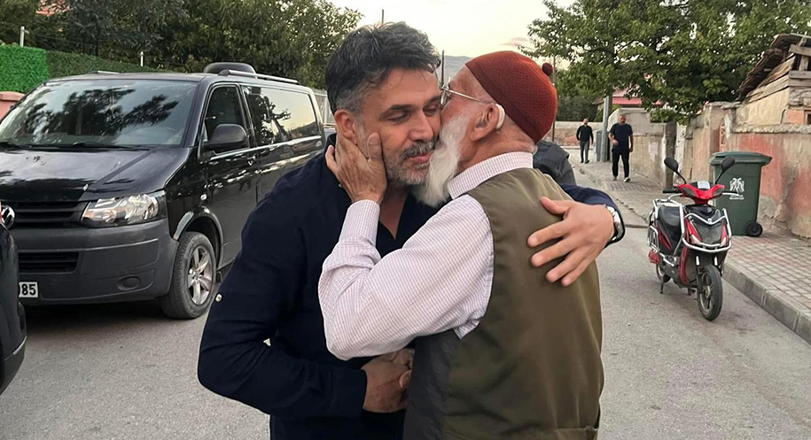 Kabadayı: Büyüklerimiz Yarınımızın Pusulasıdır Haber: Muhammed Enes Sevilir 1 Ekim Dünya Yaşlılar Günü dolayısıyla