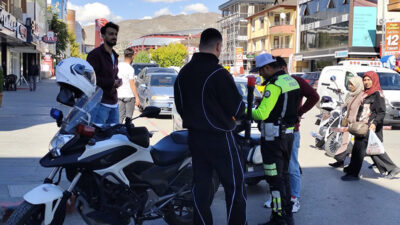  Erzincan İl Emniyet Müdürlüğü Trafik Şube ekipleri, kent genelinde gerçekleştirdiği