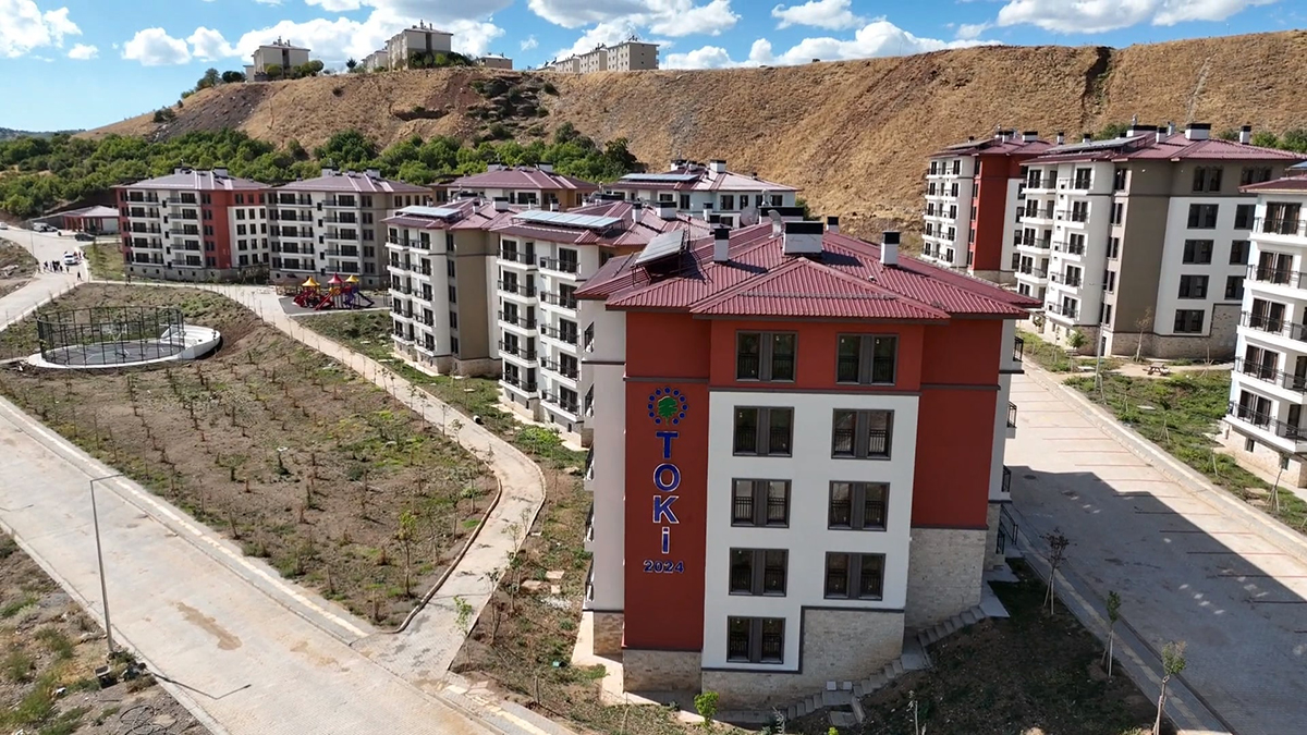 Türkiye genelinde 500 bin sosyal konut inşa edilecek. Yüzde 10