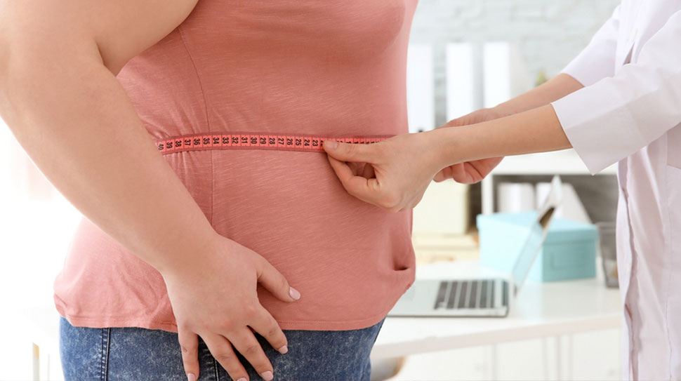 Aşırı ve yanlış beslenme, fiziksel aktivite yetersizliği ve genetik faktörler