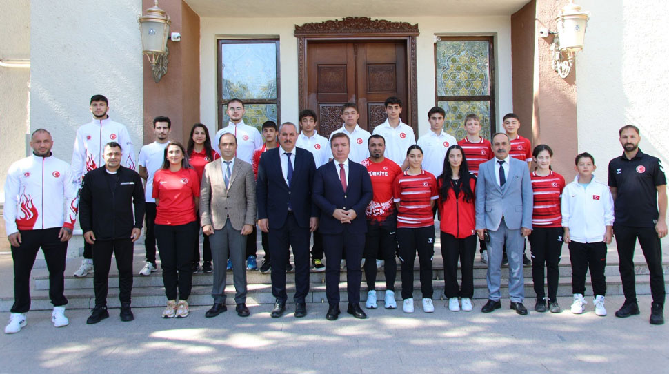 Erzincan Valisi Hamza Aydoğdu, Amatör Spor Haftası dolayısıyla Gençlik ve