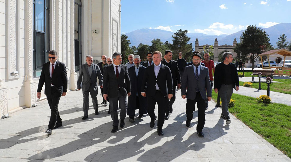 Haber: Muhammed Enes Sevilir Erzincan Valisi Hamza Aydoğdu, Terzibaba Külliyesi’nde