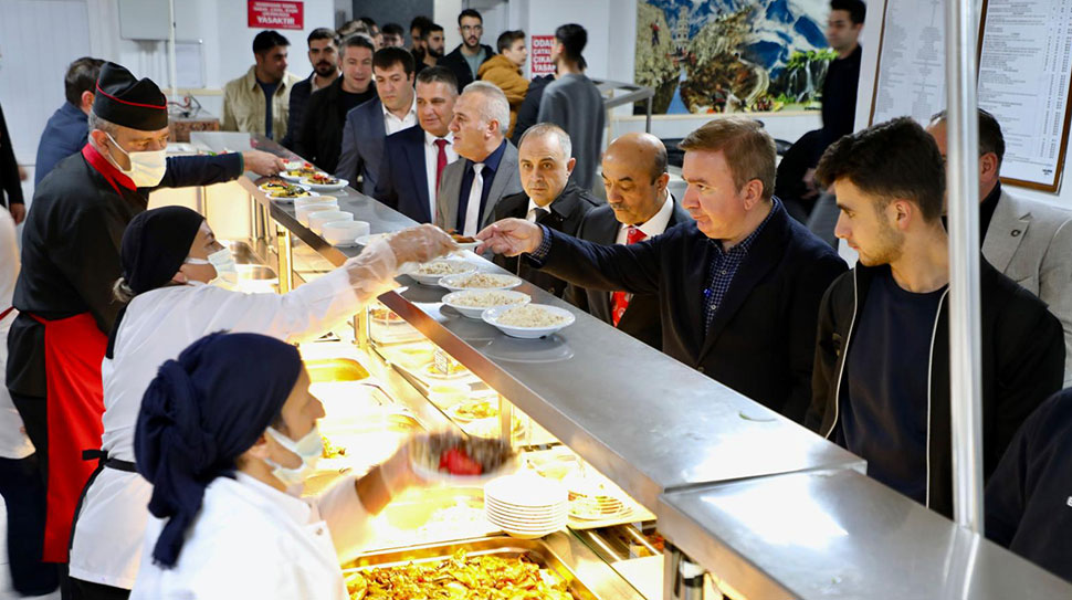 Erzincan Valisi Hamza Aydoğdu, beraberindeki kurum amirleriyle birlikte Kredi ve