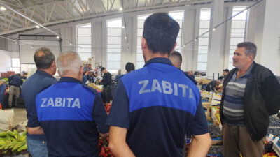 Erzincan Belediyesi Zabıta Müdürlüğü Ekipleri, Cumartesi Pazarı’nda esnafa yönelik kapsamlı