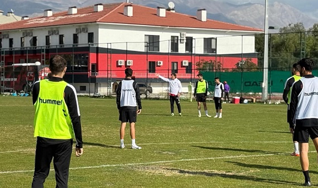 24 Erzincanspor Çıkış Arıyor: Hedef Üç Puan TFF 2. Lig Beyaz Grup 11. haftasında 24 Erzincanspor, Pazar
