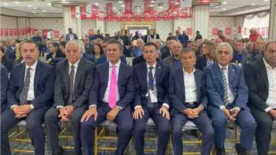 Tanrıverdi yeniden CHP Erzincan il başkanlığına seçildi CHP Erzincan 39. İl Kongresi, “Birlik ve Dayanışma” temasıyla  gerçekleşti.