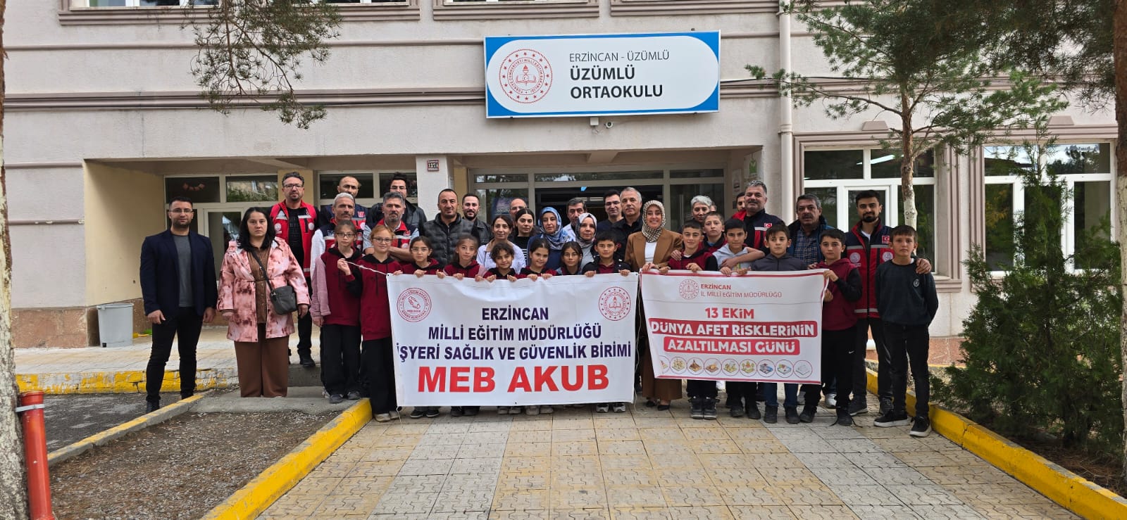 Üzümlü’deki okullarda 13 Ekim Afet Risklerini Azaltma Günü kapsamında düzenlenen
