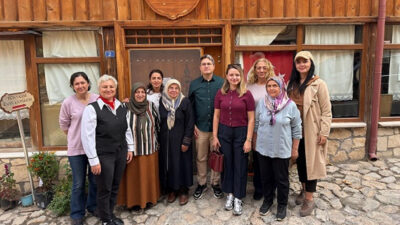 Eğin’in Üretken Kadınlarına Kaymakam Arıkan’dan Takdir Kemaliye’de kadın dayanışmasının simgesi haline gelen Eğin Valemi Kadın Kooperatifi,