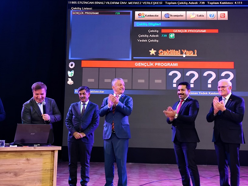 Üniversite öğrencilerine hem maddi destek hem de iş tecrübesi kazandırmayı