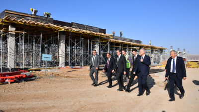 Gümüşhane Valisi Aydın Baruş, yapımı devam eden Köse Havalimanı inşaatında