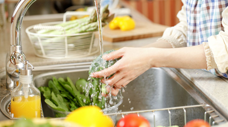 Hijyen, sağlığı koruma uygulamalarının tümünü kapsayan bir kavramdır. Temizlikten dezenfeksiyona,