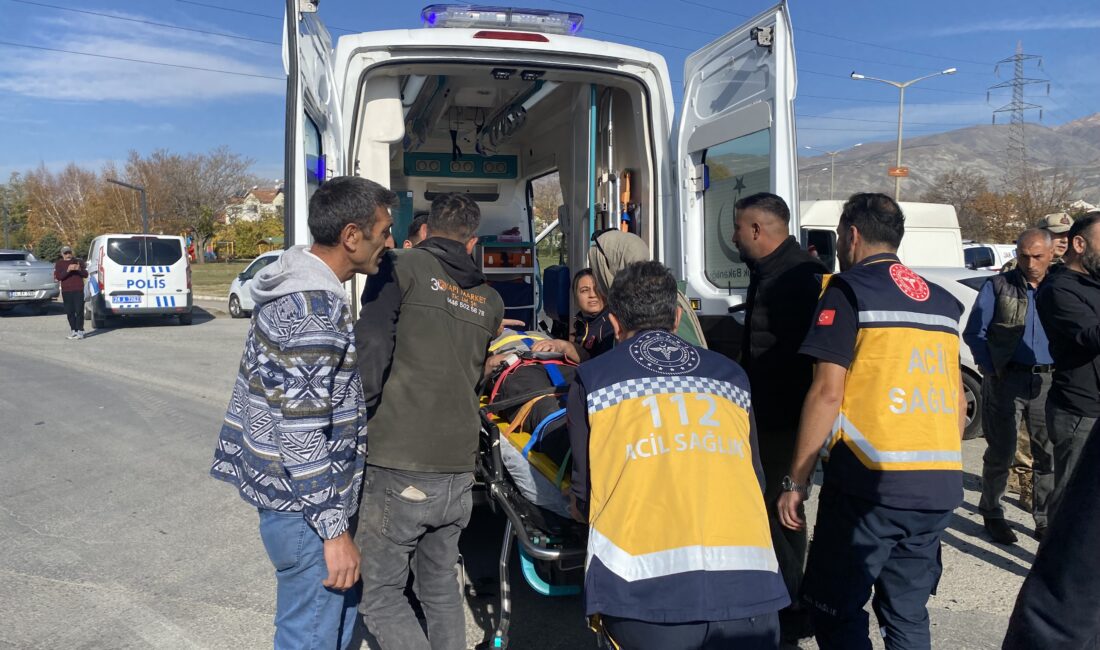 Haber: Muhammed Enes Sevilir Erzincan’da üç aracın karıştığı zincirleme trafik