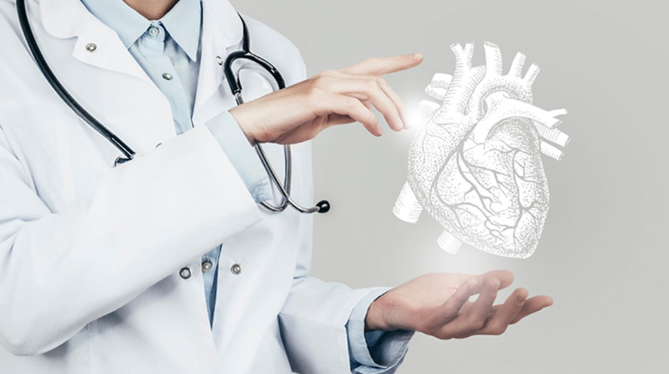 Kalp krizinde göğüste basınç, sıkışma veya doluluk hissi, kol, çene