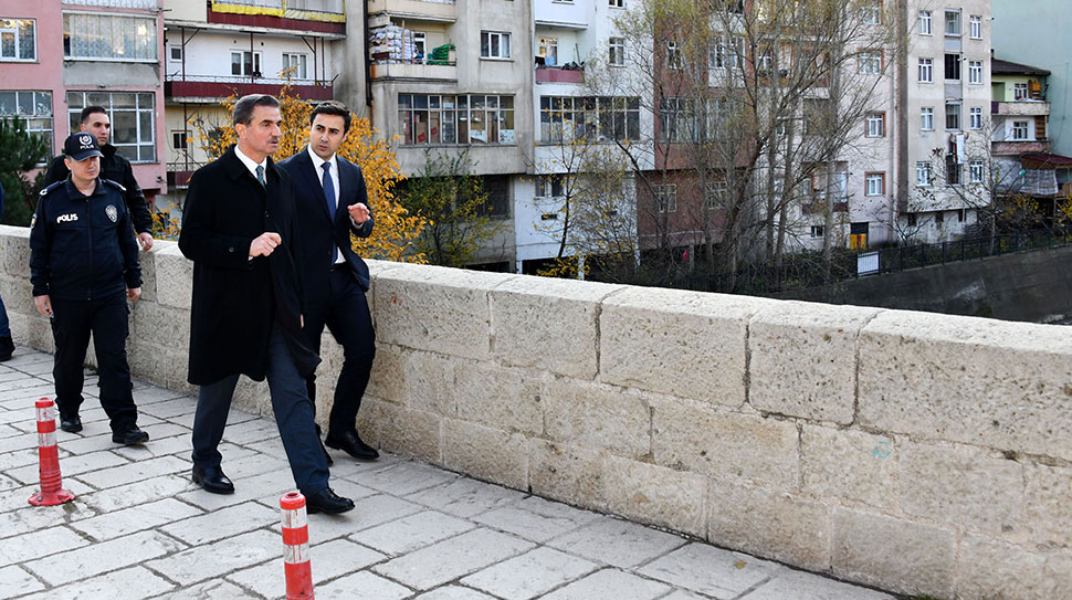 Gümüşhane Valisi Aydın Baruş, Torul ilçesine gerçekleştirdiği ziyaret kapsamında köy