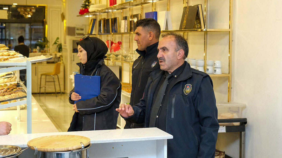 Erzincan Belediyesi Zabıta Müdürlüğü ekipleri, halk sağlığının korunması ve gıda